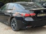 Toyota Camry 2019 года за 9 700 000 тг. в Алматы – фото 3