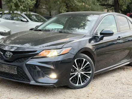 Toyota Camry 2019 года за 9 700 000 тг. в Алматы