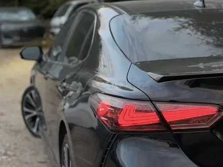 Toyota Camry 2019 года за 9 700 000 тг. в Алматы – фото 7