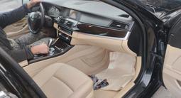 BMW 528 2013 годаүшін6 100 000 тг. в Актобе – фото 2