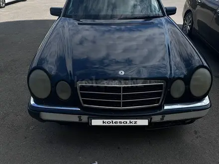 Mercedes-Benz E 320 1997 года за 2 800 000 тг. в Актау – фото 13