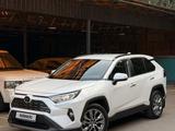 Toyota RAV4 2020 года за 16 400 000 тг. в Алматы – фото 3