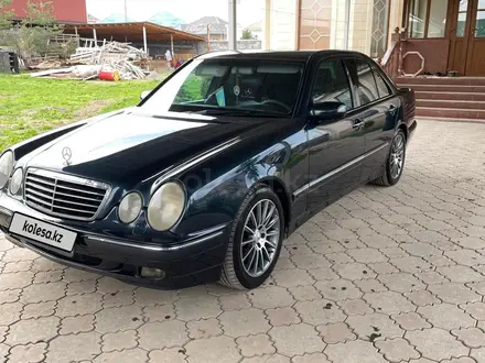 Mercedes-Benz E 320 2000 года за 3 800 000 тг. в Алматы