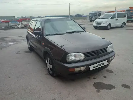 Volkswagen Golf 1993 года за 700 000 тг. в Алматы