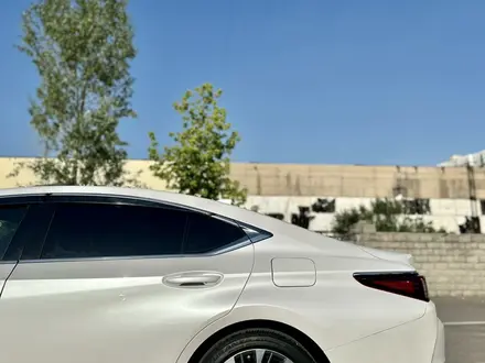 Lexus ES 350 2019 года за 25 900 000 тг. в Алматы – фото 3