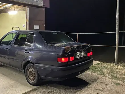 Volkswagen Vento 1996 года за 400 000 тг. в Шымкент – фото 5