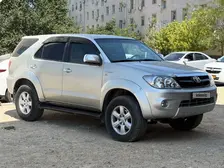 Toyota Fortuner, 2007