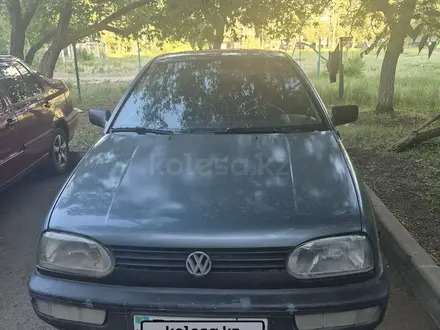 Volkswagen Golf 1994 года за 990 000 тг. в Караганда
