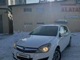 Opel Astra 2011 годаfor2 100 000 тг. в Караганда