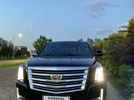 Cadillac Escalade 2020 года за 43 300 000 тг. в Алматы – фото 2