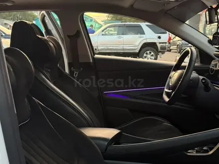 Hyundai Elantra 2024 года за 8 700 000 тг. в Алматы – фото 11