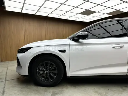 BYD Qin L DM-i Leading 2025 года за 10 300 000 тг. в Актобе – фото 6