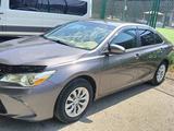 Toyota Camry 2016 года за 9 000 000 тг. в Атырау – фото 2