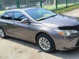 Toyota Camry 2016 года за 9 000 000 тг. в Атырау – фото 3