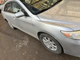 Toyota Camry 2011 годаүшін7 500 000 тг. в Семей – фото 2