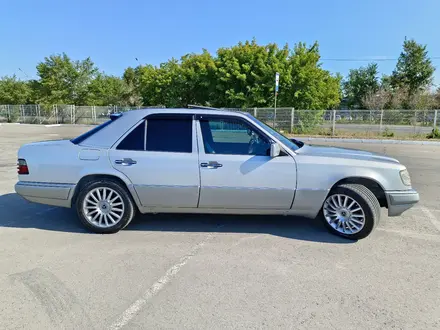 Mercedes-Benz E 220 1994 года за 7 000 000 тг. в Павлодар – фото 7