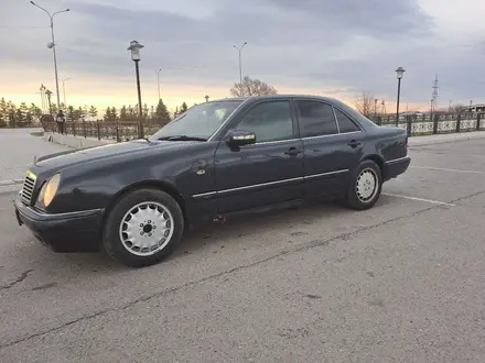 Mercedes-Benz E 230 1996 года за 2 100 000 тг. в Шымкент