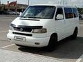 Volkswagen Caravelle 1997 годаfor4 400 000 тг. в Павлодар