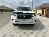 Toyota Land Cruiser Prado 2022 года за 26 000 000 тг. в Атырау – фото 2