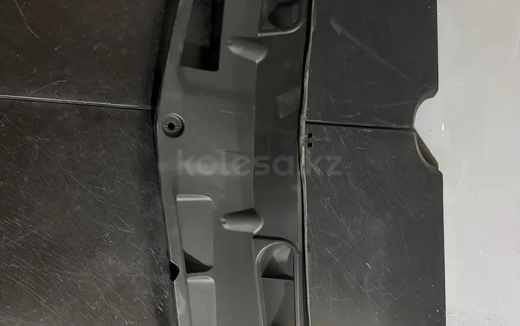 Декоративная накладка воздуховода на С 280 W204 новый за 20 000 тг. в Алматы