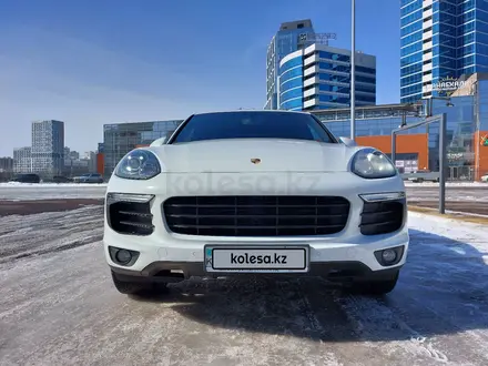 Porsche Cayenne 2015 года за 23 100 000 тг. в Астана – фото 2