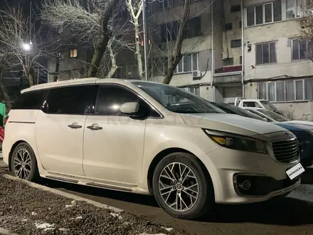 Kia Carnival 2016 года за 13 000 000 тг. в Шымкент – фото 2