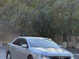 Toyota Camry 2014 года за 10 200 000 тг. в Шымкент – фото 2