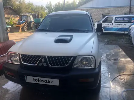 Mitsubishi L200 2006 годаүшін3 300 000 тг. в Уральск