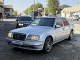Mercedes-Benz E 220 1994 года за 1 650 000 тг. в Тараз – фото 2