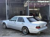 Mercedes-Benz E 220 1994 года за 1 650 000 тг. в Тараз – фото 3