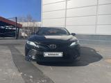 Toyota Camry 2018 года за 13 500 000 тг. в Алматы – фото 2