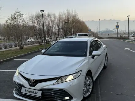 Toyota Camry 2019 года за 14 900 000 тг. в Алматы – фото 13