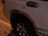 Накладки (фендер, молдинг) на арки колес Toyota Land Cruiser Prado 150 за 15 000 тг. в Астана – фото 3