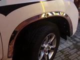 Накладки (фендер, молдинг) на арки колес Toyota Land Cruiser Prado 150 за 15 000 тг. в Астана – фото 2