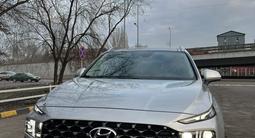 Hyundai Santa Fe 2023 года за 22 300 000 тг. в Алматы – фото 2