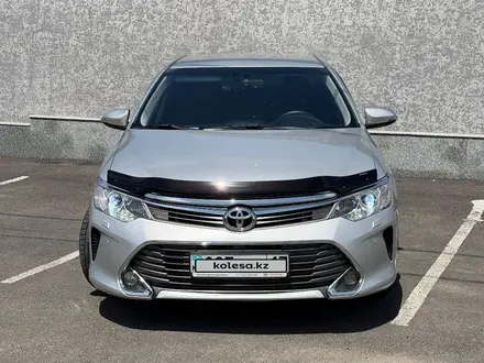 Toyota Camry 2015 года за 9 600 000 тг. в Шымкент – фото 2