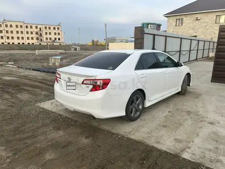 Toyota Camry 2014 года за 6 000 000 тг. в Атырау – фото 4