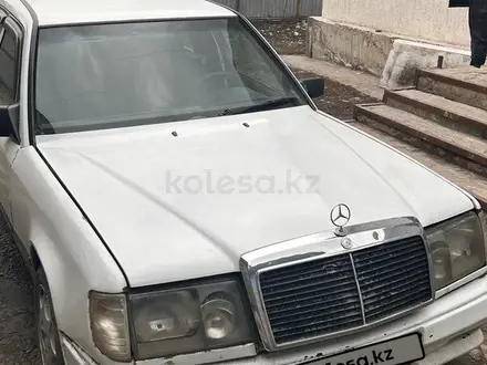 Mercedes-Benz E 230 1987 года за 750 000 тг. в Талдыкорган