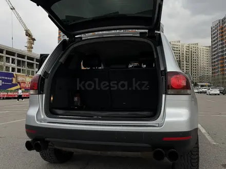 Volkswagen Touareg 2008 года за 7 300 000 тг. в Алматы – фото 14
