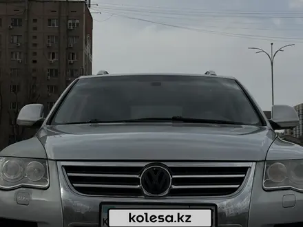 Volkswagen Touareg 2008 года за 7 300 000 тг. в Алматы – фото 4