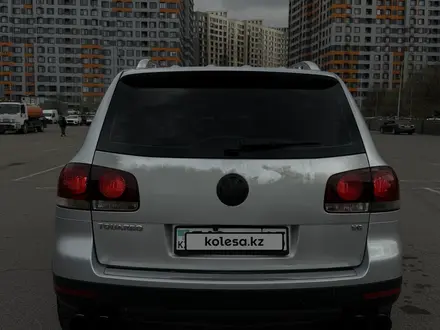 Volkswagen Touareg 2008 года за 7 300 000 тг. в Алматы – фото 5