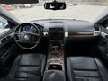 Volkswagen Touareg 2008 года за 7 300 000 тг. в Алматы – фото 6