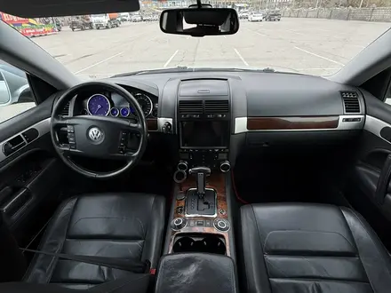 Volkswagen Touareg 2008 года за 7 300 000 тг. в Алматы – фото 6