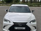 Lexus ES 350 2020 года за 18 500 000 тг. в Алматы – фото 2