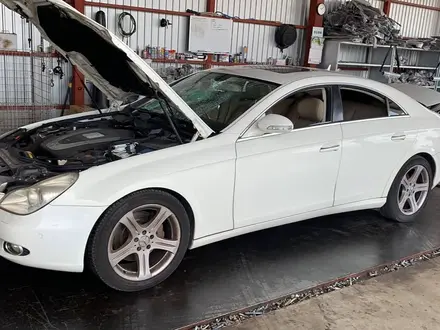 Люк в сборе на мерседес Mercedes-Benz w219 за 50 000 тг. в Шымкент – фото 5