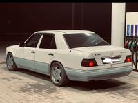 Mercedes-Benz E 280 1993 года за 1 800 000 тг. в Алматы