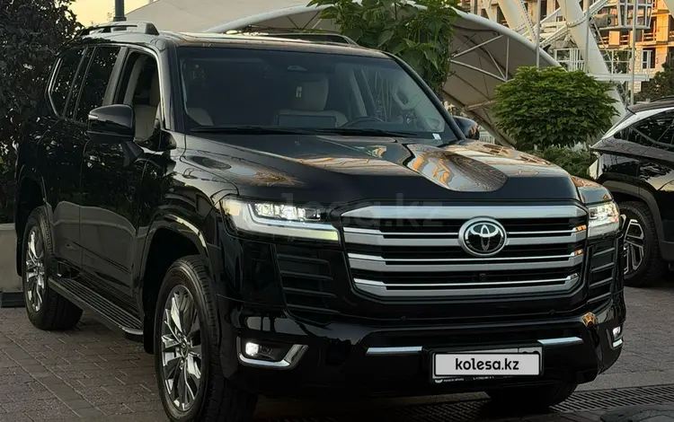 Toyota Land Cruiser 2025 года за 62 000 000 тг. в Алматы