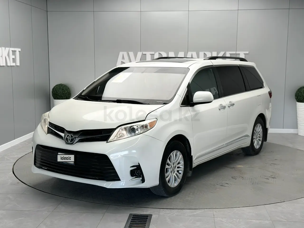 Toyota Sienna, 2017