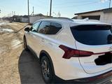 Hyundai Santa Fe 2023 годаүшін16 200 000 тг. в Жезказган – фото 4