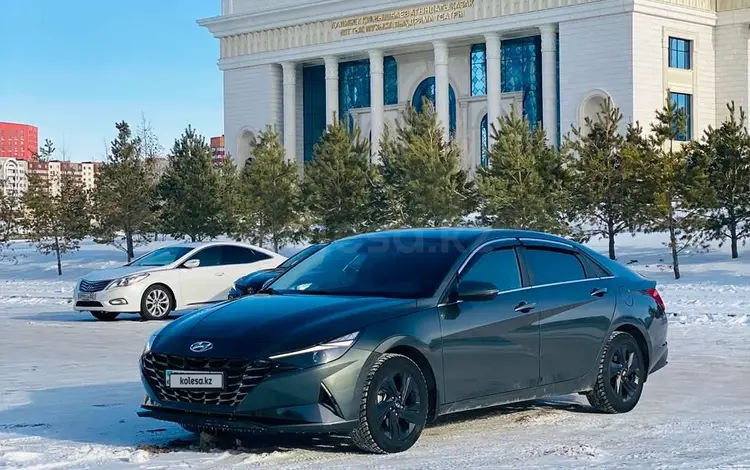 Hyundai Elantra 2023 годаfor9 600 000 тг. в Шымкент